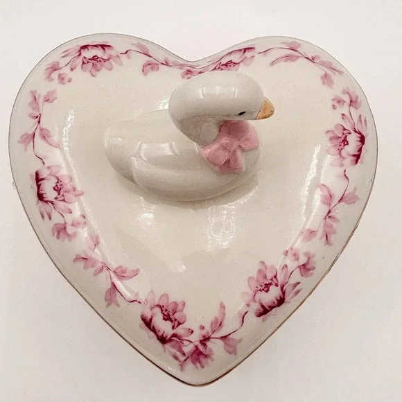 Heart Shaped Ceramic Trinket Box Swan Figurine Pink Floral Gold Trim Cottagecore - Picture 8 of 8